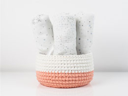 Вязанная корзинка 