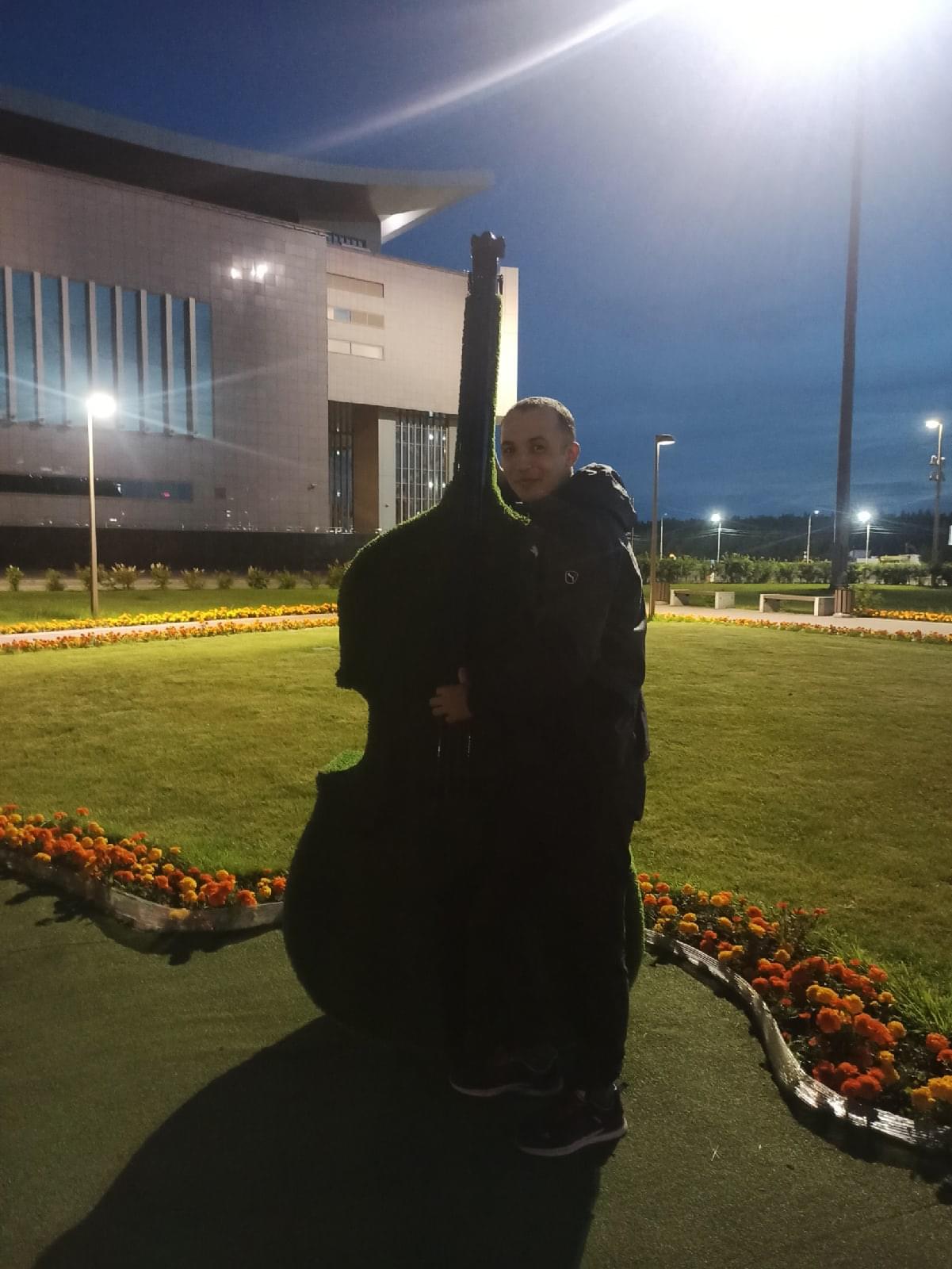 Я играю на виолончели